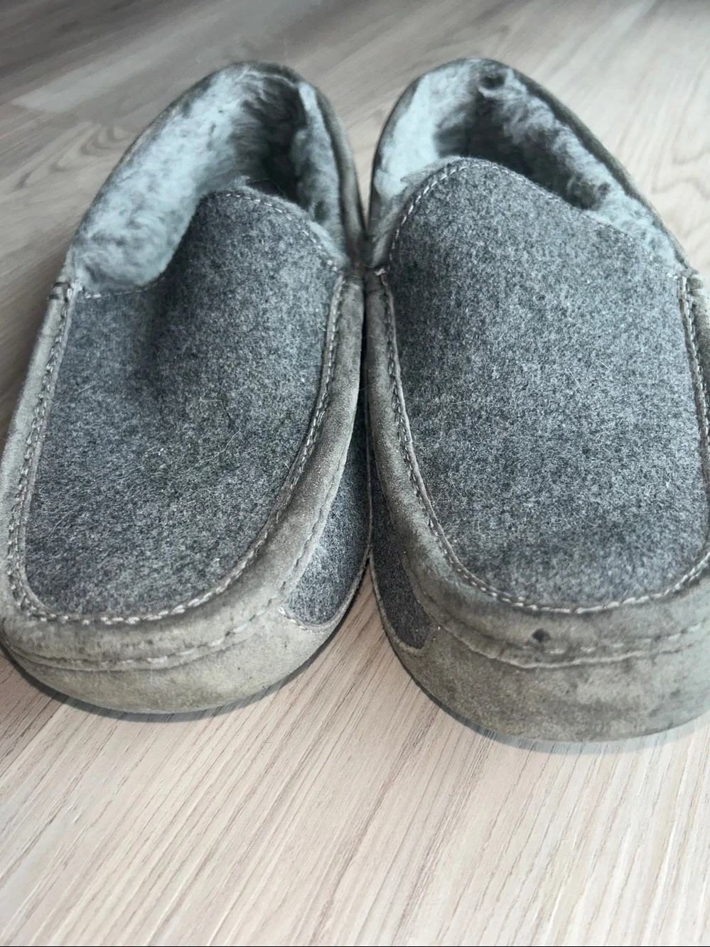 UGG Men's Ascot Loafer Slipper Slip On Wool Lined Indoor/Outdoor Suede Cozy